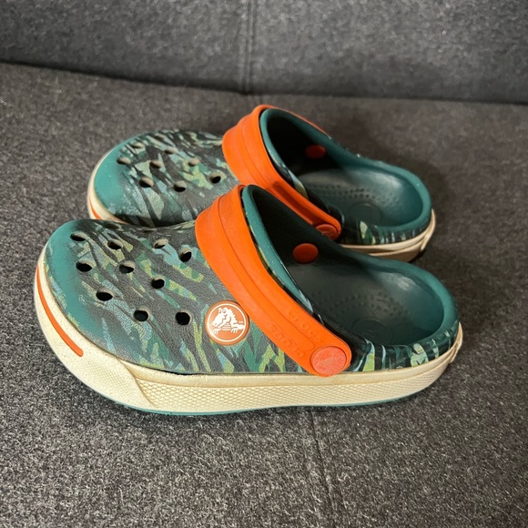 Kids Crocs size 8/9 - Picture 2 of 5
